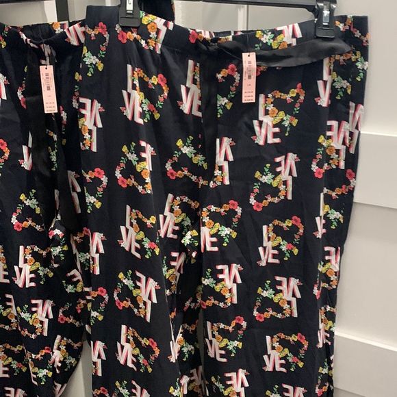 NWT Victoria’s Secret PJ Pants - Picture 3 of 12